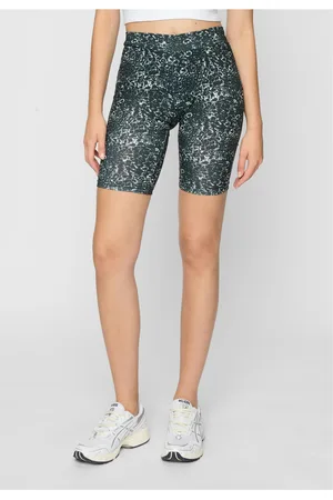 Urban classics Dámské kraťasy AOP Cycle Shorts 2-Pack černá/bílá+černá