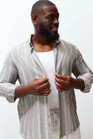 Trendyol Plus Size Khaki Regular Fit Pohodlná Košile s Knoflíkovým Límcem Snadná na Žehlení