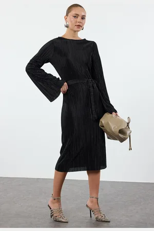 Trendyol Black Premium Pleated Fabric Flare Sleeve Detailed A-Line Midi Knitted Dress