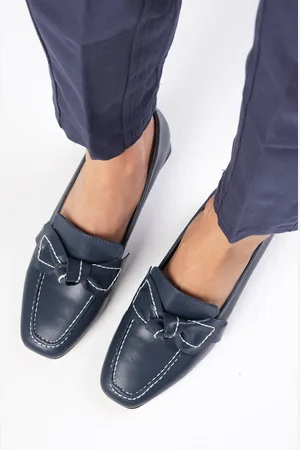 Mio Gusto Viola Navy Blue Color Blunt Toe Women