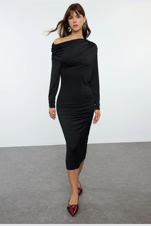 Trendyol Black Fitted/Fits Body Asymmetrical Neck Midi Knit Dress