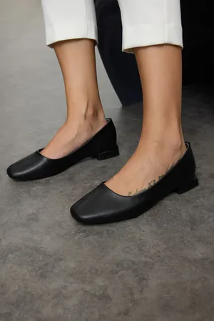 Trendyol Black Square Toe Short Heeled Women