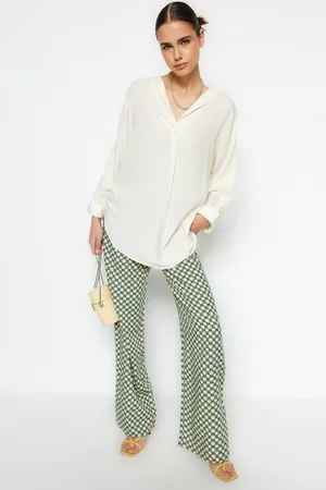 Trendyol Stone Wide Fit V-Neck Woven Blouse