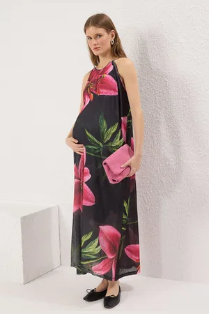 Trendyol černé maxi šaty s halter výstřihem, pletené maxi šaty