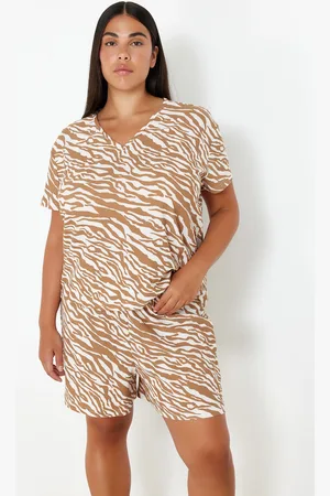 Trendyol Curve Camel Animal Patterned V-Neck Knitted Pajama Set