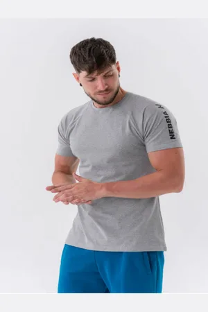 Nebbia Essentials Triko