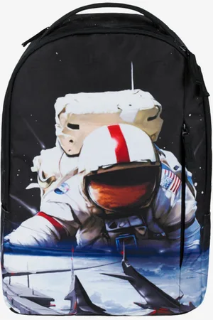 Baagl EARTh - Cosmonaut by Caer8th Batoh