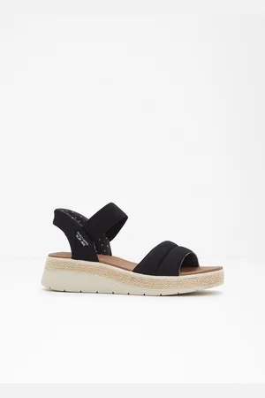 bonprix Sandály na klínku značky Skechers