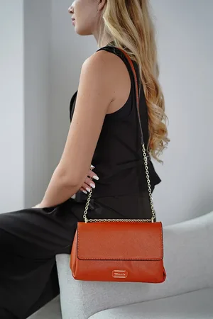 Tamaris Tmavě oranžová crossbody kabelka Anja