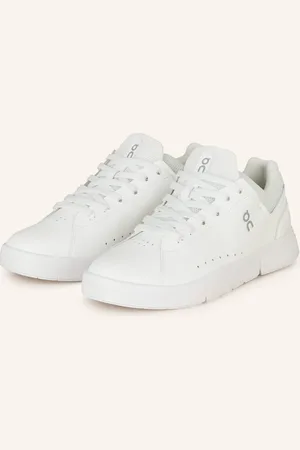 On Running Sneakersy The Roger Advantage bílá