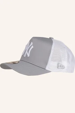 New Era Kšiltovka Essential 940 Aframe Trucker bílá světle šedá