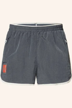 Under Armour Běžecké Šortky 96 Run černošedá