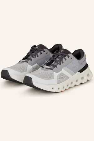 On Running Běžecké Boty Cloudrunner 2 krémová šedá