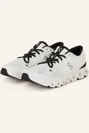 On Running Fitness Obuv Cloud X 4 bílá černá