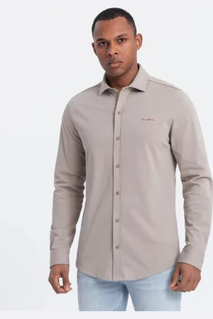 Ombre Clothing Módní popelavá košile s nášivkou V5 SHCS-0138