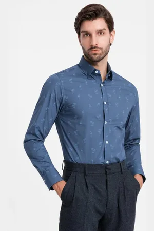 Ombre Clothing Zajímavá tmavě modrá košile s trendy letním vzorem V5 SHCS-0156