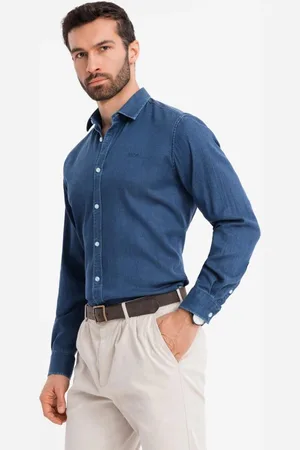 Ombre Clothing Trendy tmavě modrá riflová košile s logem V1 SHDS-0180