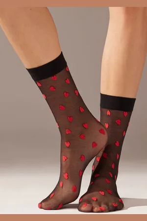 Calzedonia Jemné 15denové krátké ponožky s celoplošným srdíčkovým potiskem Žena
