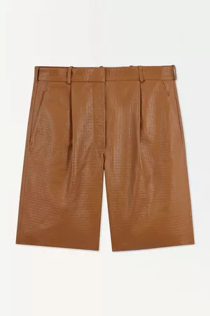 COS Ženy Bermudy - THE EMBOSSED-LEATHER BERMUDA SHORTS
