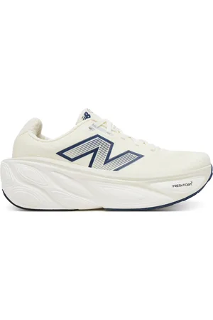 New Balance Běžecké boty More v5 MMORCF5