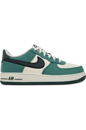 Nike Sneakersy Aire Force 1 LV 8 FN4731 100 GS Zelená