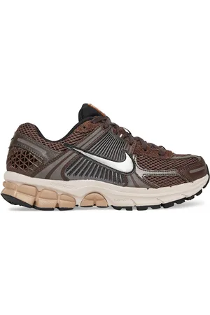 Nike Sneakersy Zoom Vomero 5 FN6742 201