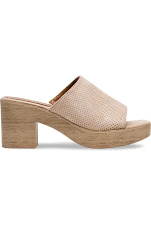 Clara Barson Nazouváky WS2P227-03