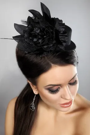 LivCo Corsetti Dámský mini klobouk Model 22