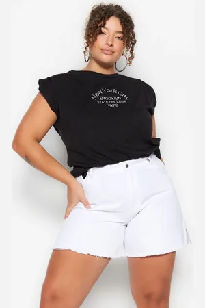 Trendyol Curve White High Waist Wide Cut Shorts & Bermuda