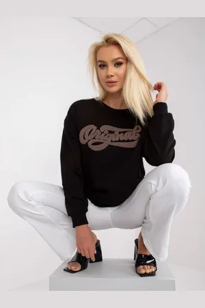Fancy Model je na fotce XS/S. Výška modelky 165 cm, váha 53 kg. Boky 93 cm, pas 62 cm, hrudník 82 cm.