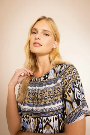 DeFacto Traditional Crew Neck Loose Fit Short Sleeve Blouse
