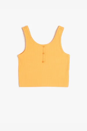 Koton Athlete Crop Tílko s Tlustými Ramínky a Kulatým Výstřihem s Knoflíkovým Detaily