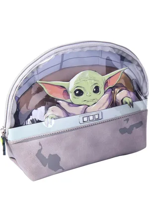 THE MANDALORIAN TRAVEL SET TOILETBAG THE CHILD
