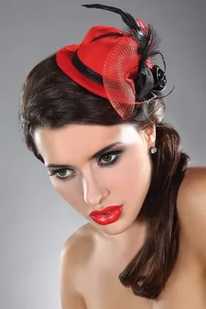 LivCo Corsetti Dámský mini klobouk Model 17