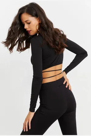COOL Chladný a sexy dámský černý crop top s otevřeným pasem IC115