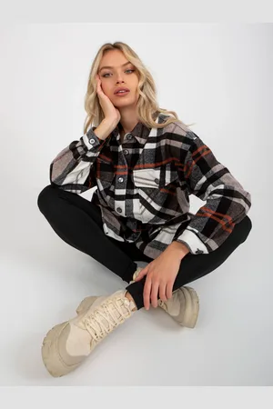 Fashionhunters Béžovo-černé kostkované triko s kapsami