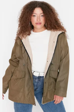 Trendyol Curve Khaki Hooded Snap Detailní Kapsa Uvnitř Plyšový Kabát