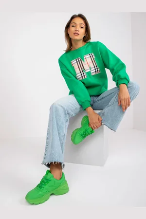 Ex moda Model je na fotce XS/S. Výška modelky 178 cm, váha 58 kg. Boky 90 cm, pas 62 cm, hrudník 82 cm.