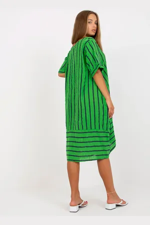 Fashionhunters Zelené oversize midi šaty s krátkým rukávem
