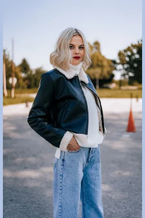 Trendyol Dámská bunda Suede