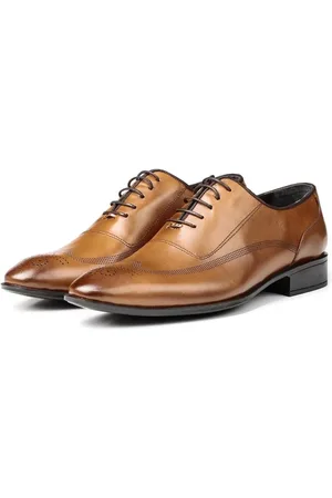 Ducavelli Stylová pánská oxfordka z pravé kůže s klasickým šněrováním.
