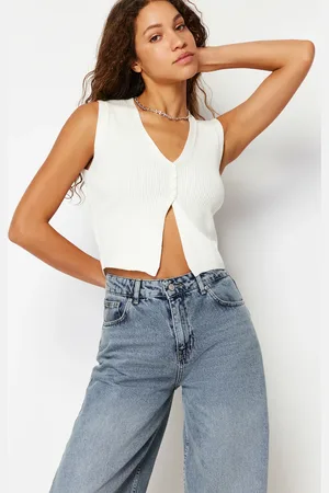 Trendyol Ecru Crop Premium/ Special Yarn Top Knit Vest