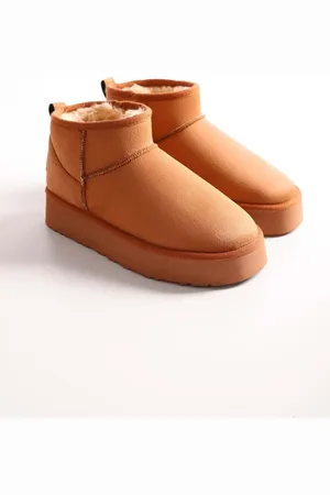 Shoeberry Women ys Brown Furry Short Suede Flat Boots Brown Textile