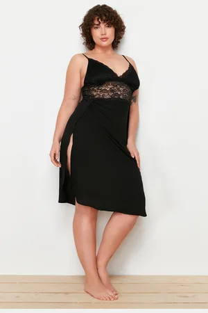 Trendyol Curve Black Lace and Slit Detailed Knitted Nightgown