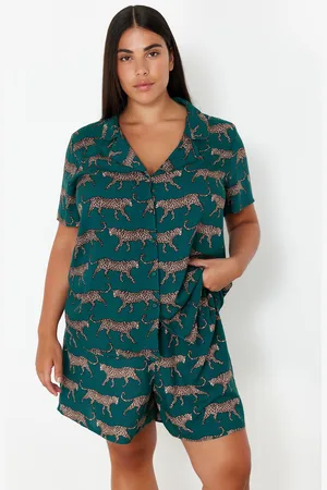 Trendyol Curve Emerald Green Patterned Shirt Collar Woven Pajama Set