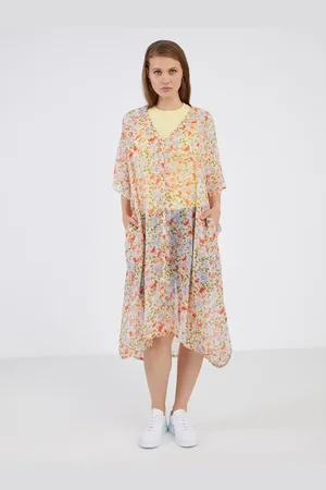 Pieces Bílý dámský květovaný kaftan Vertrud - Dámské