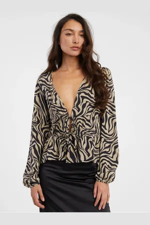 ONLY Šedo-černá dámská vzorovaná crop top halenka Nova - Dámské