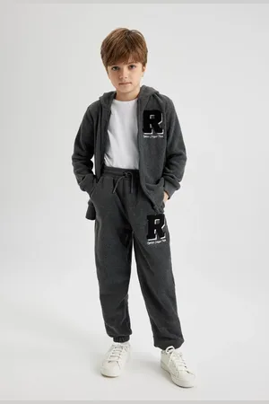 DeFacto Boy
