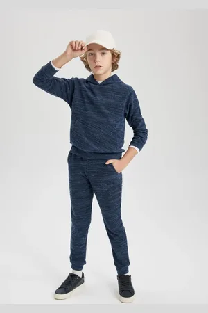 DeFacto Boy