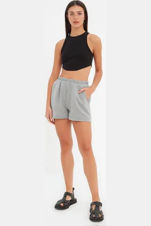 Trendyol Shorts - Grau - High Waist